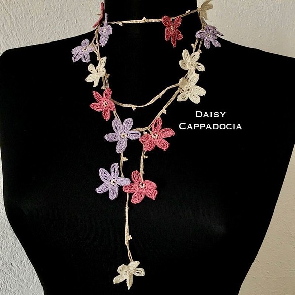 刺繍のラリエット「桜」ピンク＆パープル 1枚目の画像