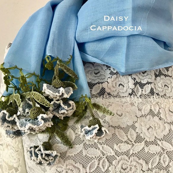 花朵刺繡淺藍色和康乃馨棉質披肩 第1張的照片