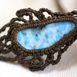ラリマーのマクラメ編み 天然石ネックレス 1枚目の画像