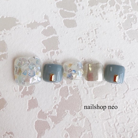 ダスティーブルー フットネイルチップ ネイルチップ 付け爪 キラキラ シンプル サンダル ネイルチップ ネイルシール Nailshop ｎｅｏ 通販 Creema クリーマ ハンドメイド 手作り クラフト作品の販売サイト