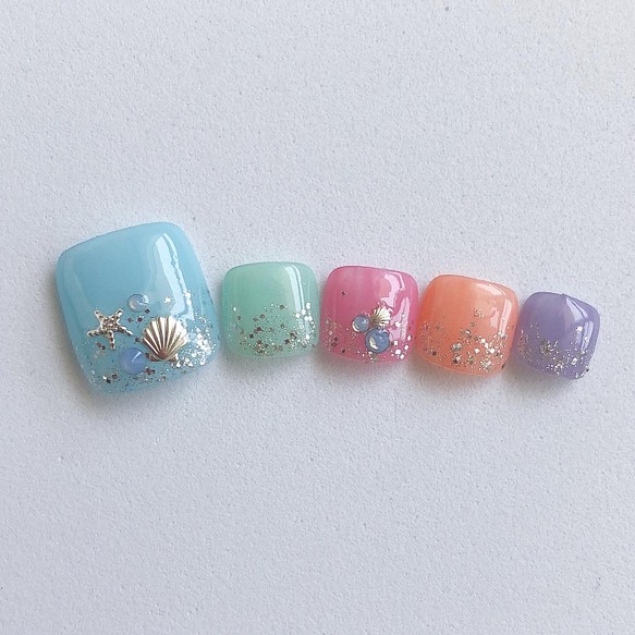 カラフルフットネイルチップ ネイルチップ 付け爪 キラキラ シンプル サンダル ネイルチップ ネイルシール Nailshop ｎｅｏ 通販 Creema クリーマ ハンドメイド 手作り クラフト作品の販売サイト