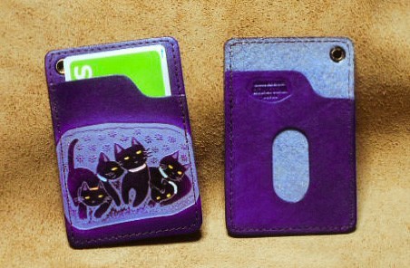 猫のデザイン　レザークラフト　パス&診察券ケース．５匹猫　バッグ　財布　catwalk oikawa 1枚目の画像