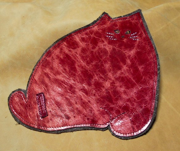 猫のデザイン　レザークラフト　cat mouse pad.   catwalk oikawa 1枚目の画像