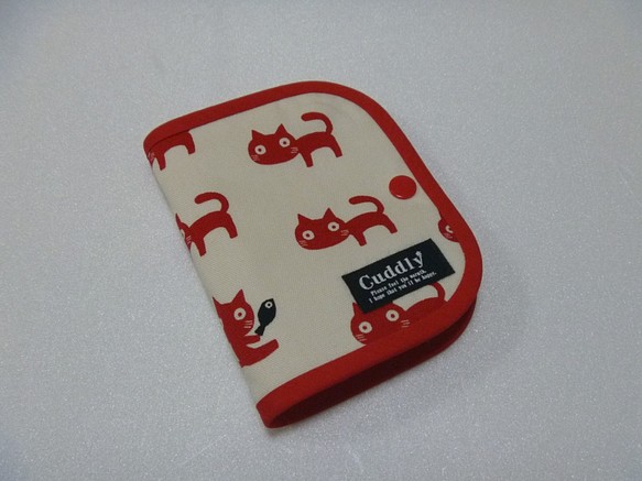 ６５７．ミヌン猫柄　仮置き マスクケース　レディースサイズ　白×赤　再販２ 1枚目の画像
