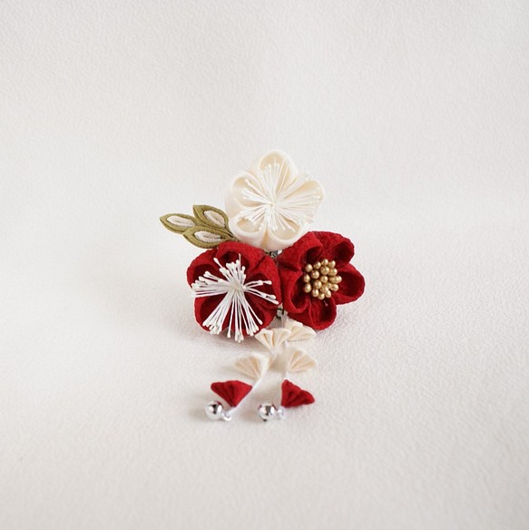 【免費送貨】純絲綢箝制作品“為紀念七七山三歲”紅色和白色小花束Kanzashi Punchin帶角00507 第1張的照片