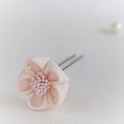 つまみ細工 正絹【送料無料】桜にさくらペップのかわいらしいユーピン 1枚目の画像