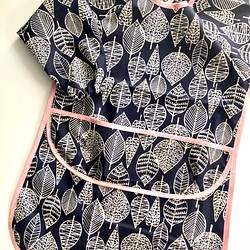 Leaf 半袖/長袖 お食事エプロン ロングタイプ(ネイビー・イエロー・グリーン) 1枚目の画像