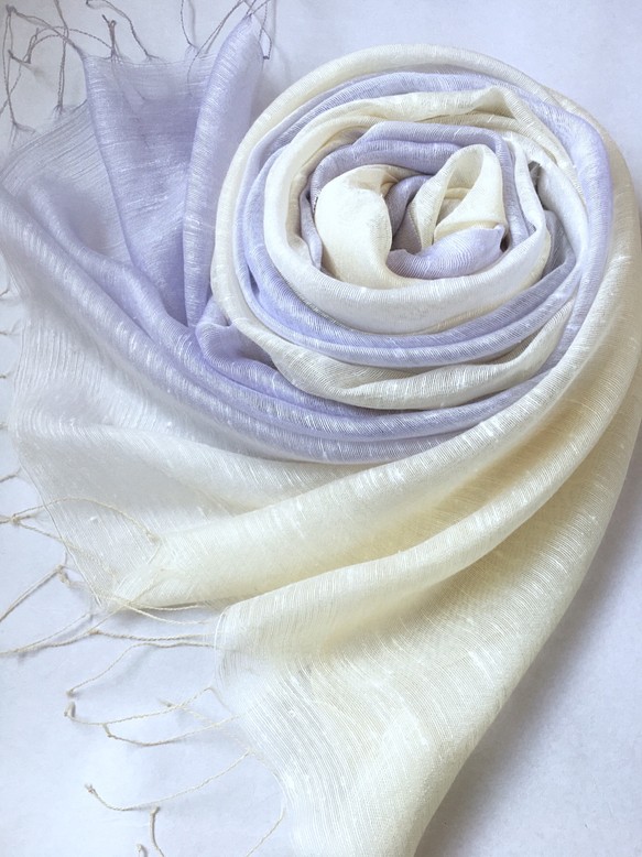 *紫羅蘭色×淺淡色*光面大幅絲綢披肩 第1張的照片