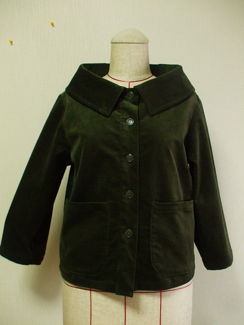 コーデュロイ素材  大きなショールカラーのジャケット(裏地無し)８～９分丈袖　Ｍ～Ｌサイズ カーキ色 1枚目の画像