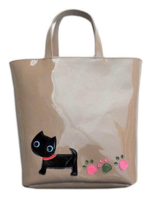 黒猫 エナメル トートバッグ 足跡 肉球 猫 グッズ 雑貨 1枚目の画像