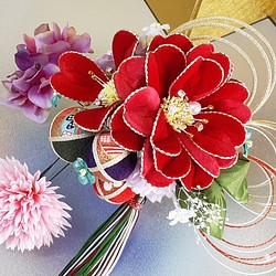 Furisode頭飾和服成年禮畢業典禮日本紅色Furisode天鵝絨花大手ri水木 第1張的照片