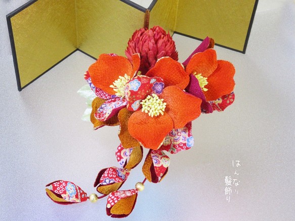 Hannari旅館發飾山茶花橙紅色系統和和服的發飾 第1張的照片