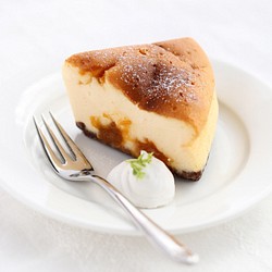 菓茶みきや “和歌山育ち 紅南高梅のチーズケーキ キュンっとなる美味しさ！ 1枚目の画像