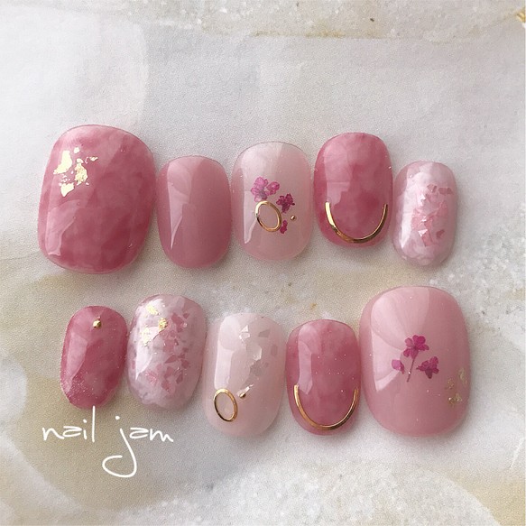 ピンクレッドの押し花ネイル ネイルチップ ドライフラワー ブライダル 夏 Nailjam ネイルチップ ネイルシール Nail Jam 通販 Creema クリーマ ハンドメイド 手作り クラフト作品の販売サイト