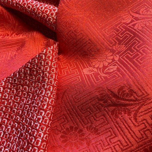 春 着物リメイク 綺麗な朱赤の総絞り 楽ちんきれいなワンピース&幅広 