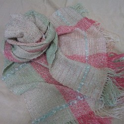 ★あったかウール★ピンクとグリーンの大きなチェック　手織りストール 1枚目の画像