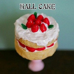 苺生クリームケーキのミニチュア 1枚目の画像