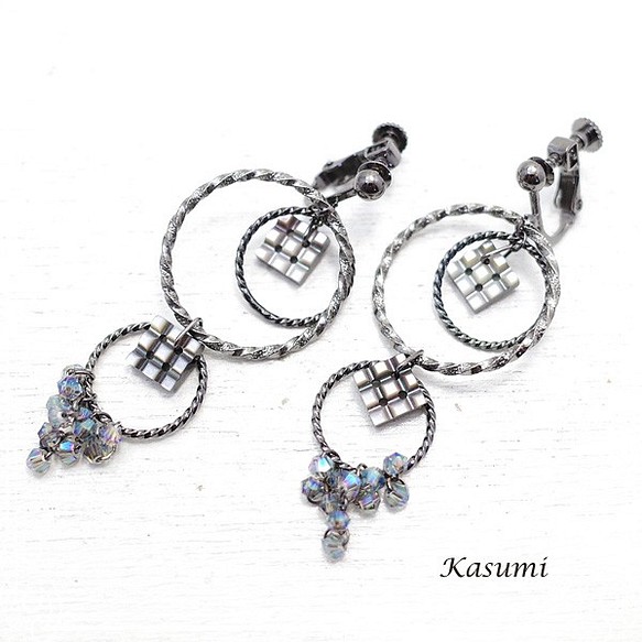 Kasumi　黒蝶貝の黒いイヤリング　de-59-ks-328 1枚目の画像