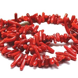 天然石 ビーズ ライン 卸売　シーバンブーコーラル赤（染色）　枝チップビーズ（さざれ）　cor-cb3 1枚目の画像