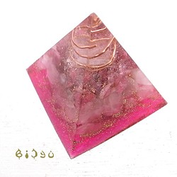毘殊　ピラミッド型2 オルゴナイト ローズクォーツ＆ピンクトルマリン　de-15-bj-278cc 1枚目の画像