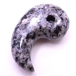 天然石材零件magatama花崗岩（花崗岩，花崗岩）magatama ti-com-gr 第1張的照片