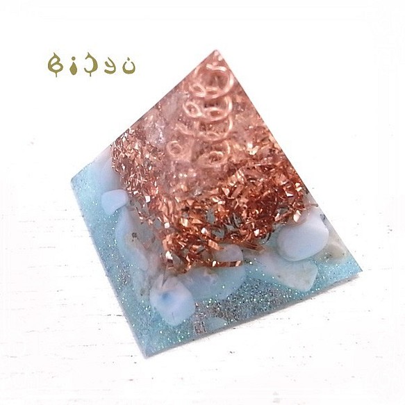 毘殊　ミニピラミッド型オルゴナイト【ラリマー】　de-15-bj-283cc 1枚目の画像