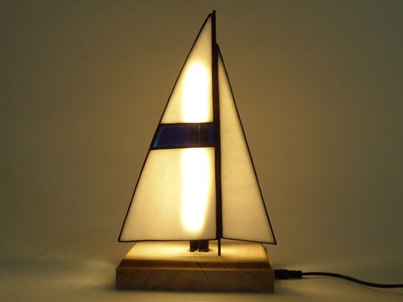 特注品　ステンドグラス　ヨット　LEDランプ 1枚目の画像