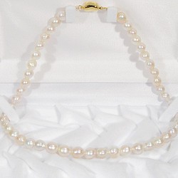 8-7mm本真珠（淡水、有核）とSV925のネックレス（美しい艶、色彩豊かな真珠光沢、ナチュラルカラー、ホワイト） 1枚目の画像