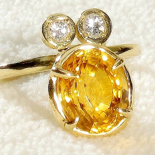 ダイヤモンドとシトリン、K18イエローゴールドの指輪（リング：9号、シトリン:約3.0ct、ダイヤ：合計約0.1ct）