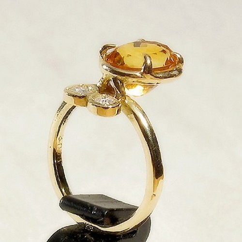 ダイヤモンドとシトリン、K18イエローゴールドの指輪（リング：9号 