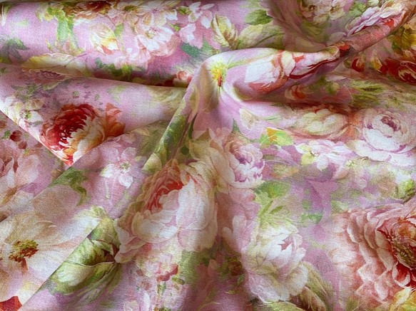 新入荷！SARARA JAPAN　『ピンク　　デジタルプリント　華やかな花柄』～50㎝単位でカット～ 1枚目の画像
