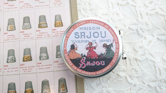 再入荷！フランス製『SAJOU サジュー　ティン缶』～ビビッドカラー糸セット約12個入〜 1枚目の画像