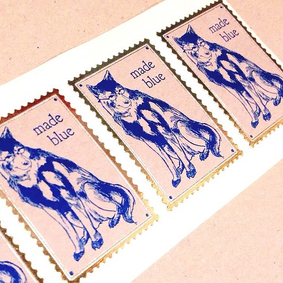 MEGANE Wolf dog -箔押し切手型シール- 1枚目の画像