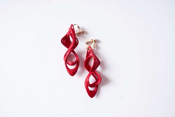 Eight Earrings Red  エイトピアス　レッド 1枚目の画像
