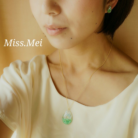 しずくに閉じ込めたお花のネックレス Mei's-ac 1枚目の画像