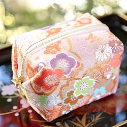 桜柄の金襴織物で和風ポーチ＊心華やぐ桜色(薄ピンク) 1枚目の画像