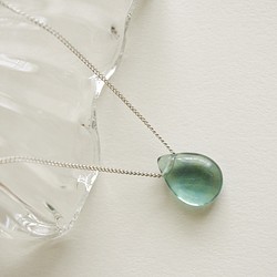 訳あり品　大き目　フローライトのネックレス　天然石　青緑色 1枚目の画像