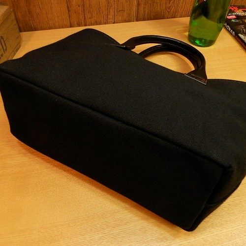 厚手6号ブラック防水帆布×本革シャークマウスのミニトートバッグ 