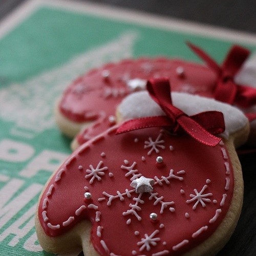 ミトン手袋のアイシングクッキー赤 A Pair Of Mittens Icingcookie スイーツ お菓子 パン Embellir 通販 Creema クリーマ ハンドメイド 手作り クラフト作品の販売サイト