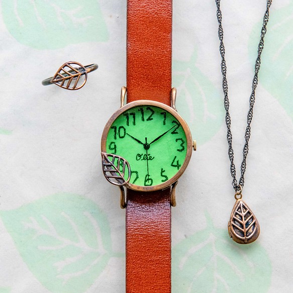[Creema限量幸運袋高達1/6！ !! ]葉子手錶M綠色，火箭式項鍊，戒指3件套 第1張的照片