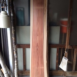 【送料無料】飛騨の天然木 『杉材』DIY・台や造作用など木材・板材yan-038 1枚目の画像