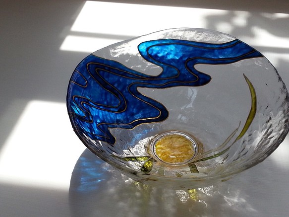 【ガラスの抹茶】流水と月夜と菖蒲（あやめ・アヤメ）ガラスの抹茶茶碗/父の日ギフト・誕生日プレゼント 1枚目の画像