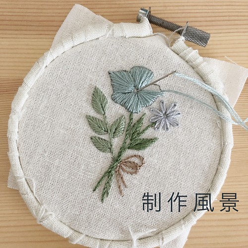 刺繍図案と糸セット 野に咲く花のブーケ 糸 ミシン糸 Marguerite 通販 Creema クリーマ ハンドメイド 手作り クラフト作品の販売サイト