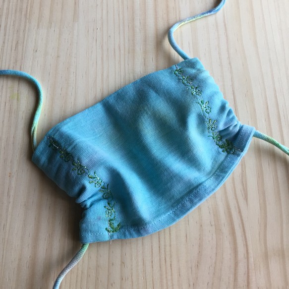 棉質亞麻紮染口罩，帶過濾袋M尺寸“海洋和山脈顏色_ Ama藍色” 第1張的照片