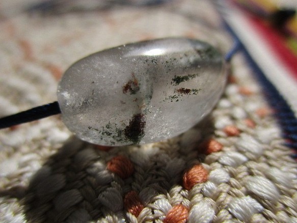 庭園水晶タンブル お紐仕立て 無段階調節可能ネックレス 1枚目の画像