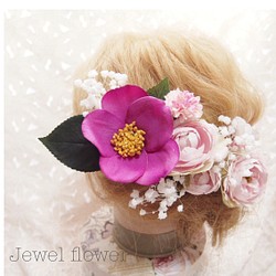 和装や卒業式に♡赤紫椿と淡いピンクのバラの髪飾り 1枚目の画像