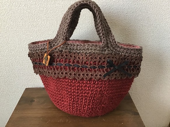 [定做] 用蕾絲和緞帶裝扮的秋冬籃子包（紅色） 第1張的照片