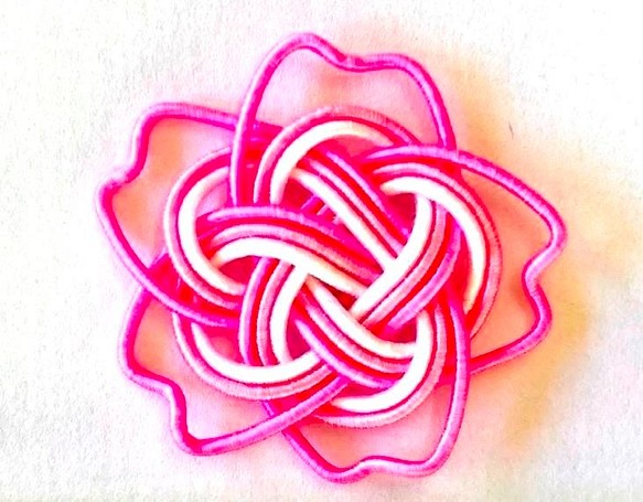 桜の花　製造キット　水引梅結びを応用　絹巻水引の全色セット付　or　人気7色付　クリックポスト発送用 1枚目の画像