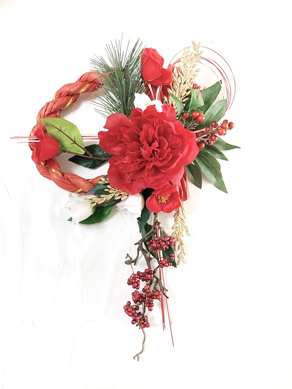 お正月しめ縄飾り＊新年を祝う華やかな赤芍薬のお飾り 1枚目の画像
