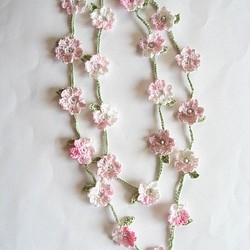 レース編み　ネックレス　桜がいっぱい 1枚目の画像